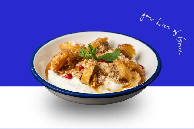 Griechischer Joghurt mit Baklava-Happen